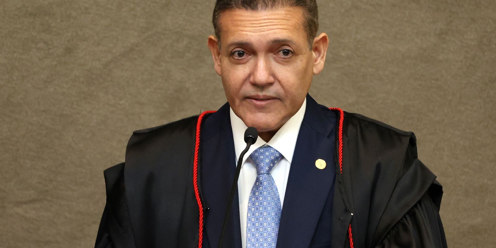 Nunes Marques assume presidência do TSE e alerta para uso indevido de IA em eleições