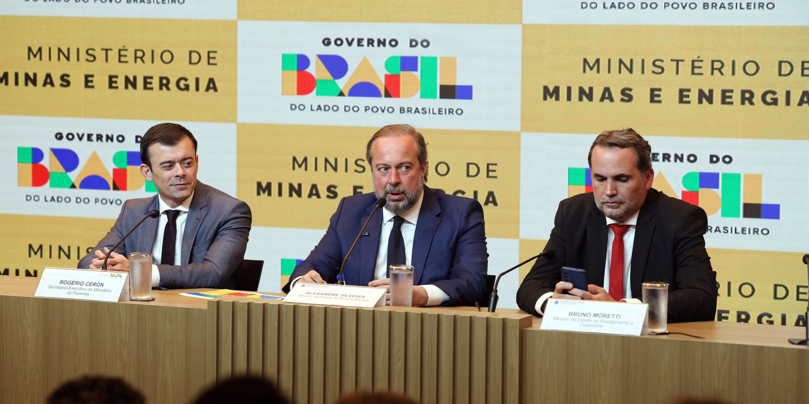 Governo anuncia subsídio para mitigar alta da gasolina e do diesel