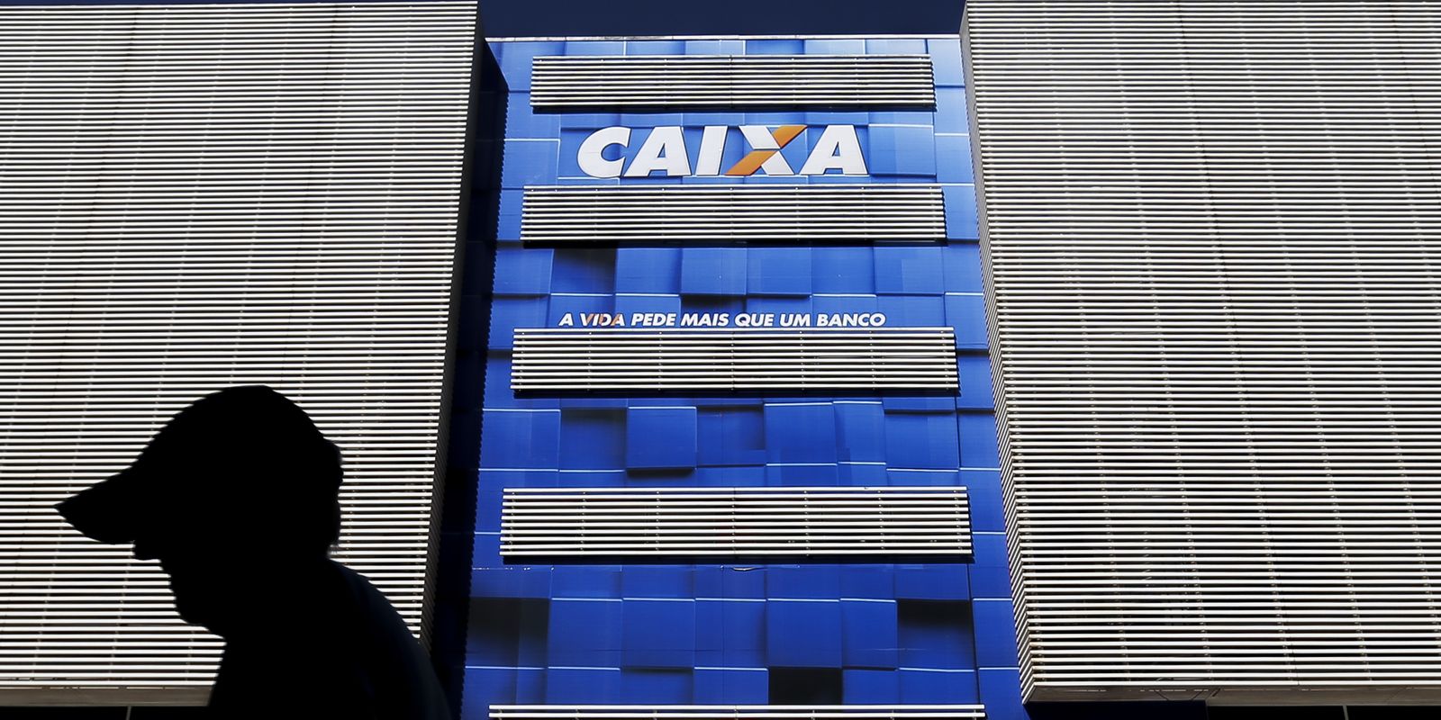 Lucro da Caixa tem queda de 34% no primeiro trimestre após novas regras do BC