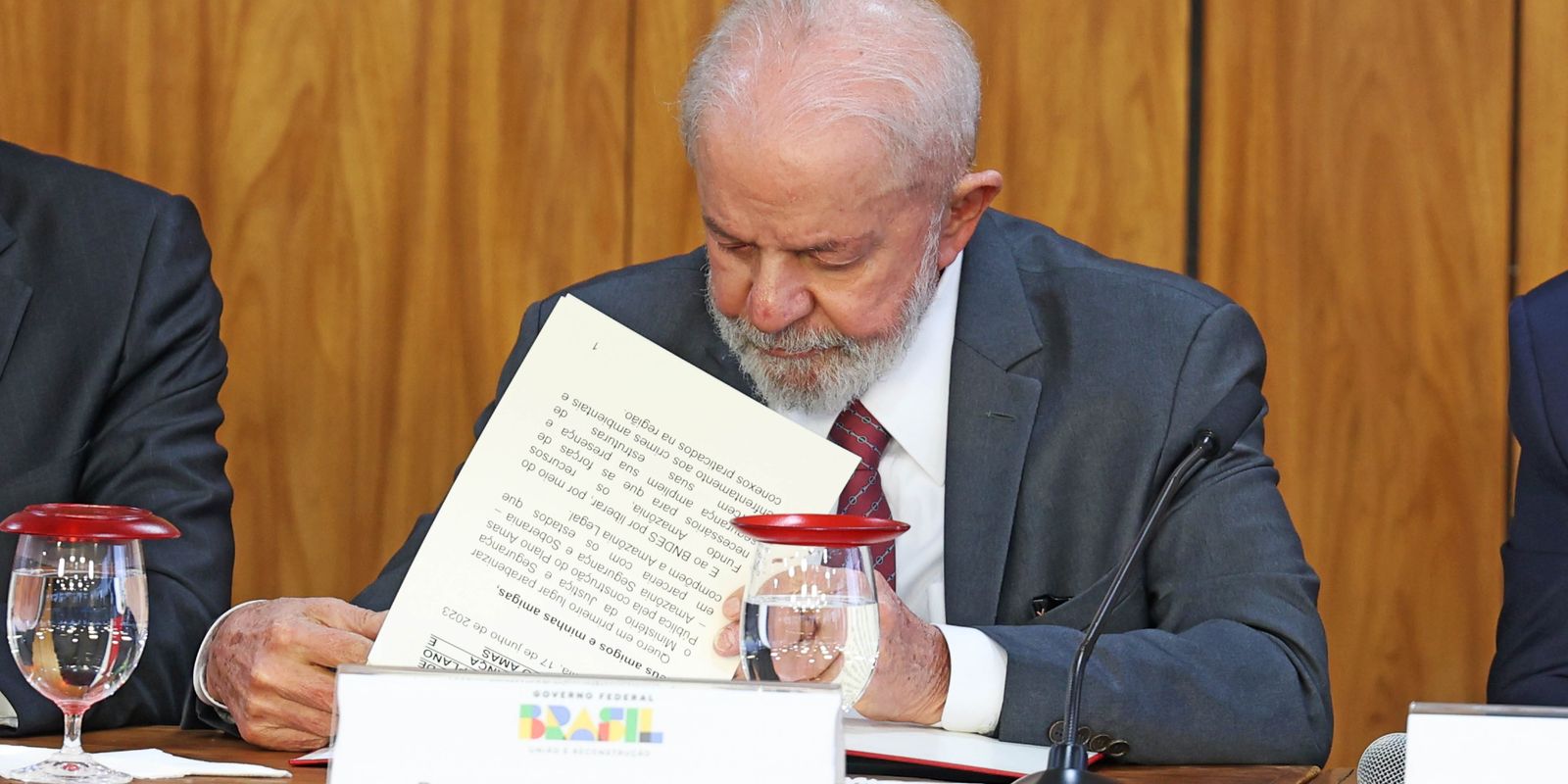 Lula veta projeto que equipara estágio a experiência profissional