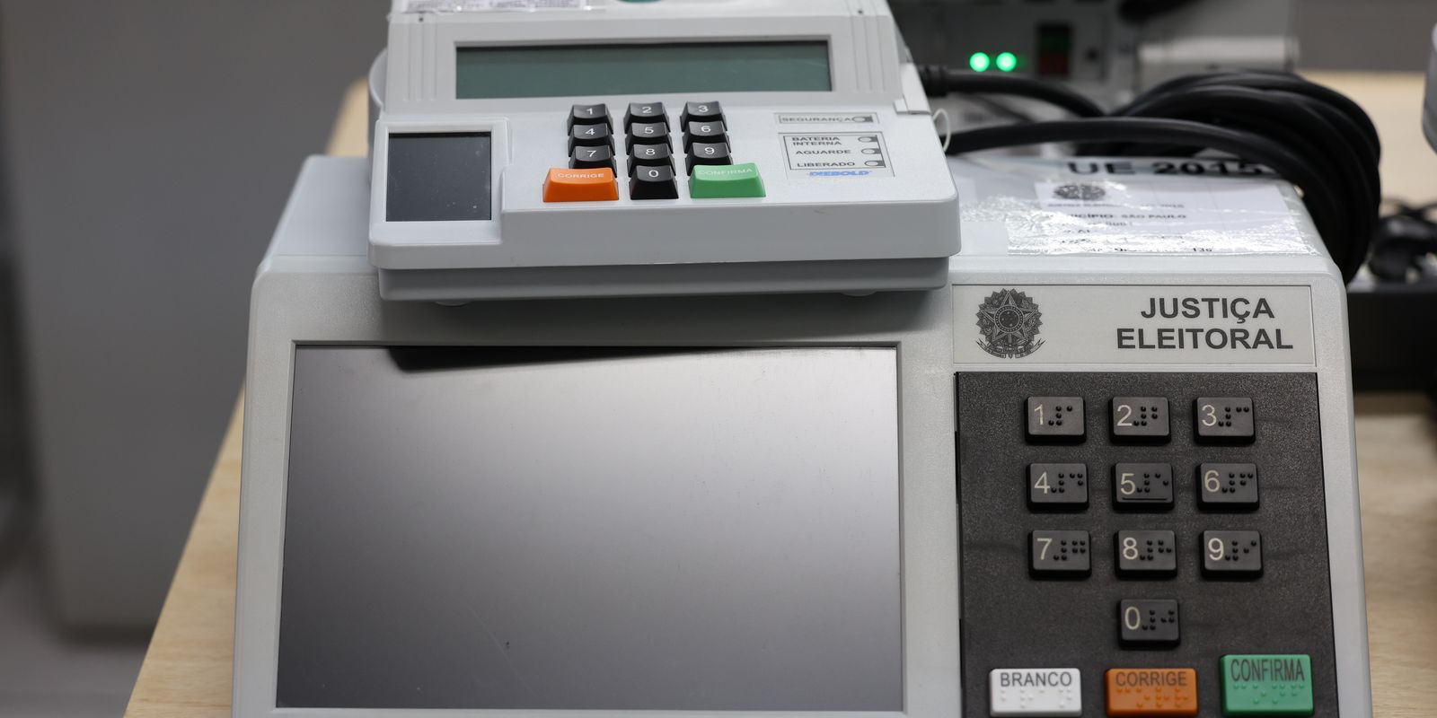 Fake news sobre eleições focam em urnas eletrônicas, aponta pesquisa